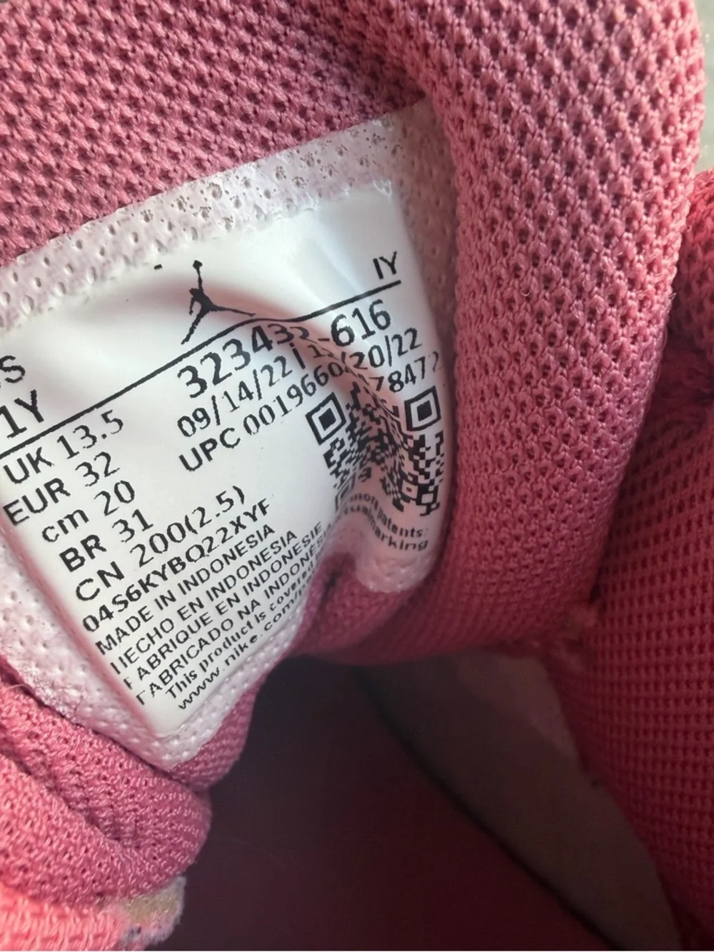 Jordan 6 Rings GS sneakers in the 